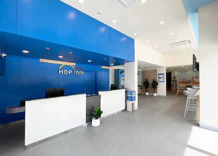 Hop Onnut Station