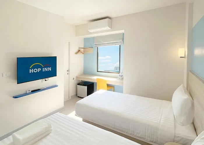 Hop Onnut Station
